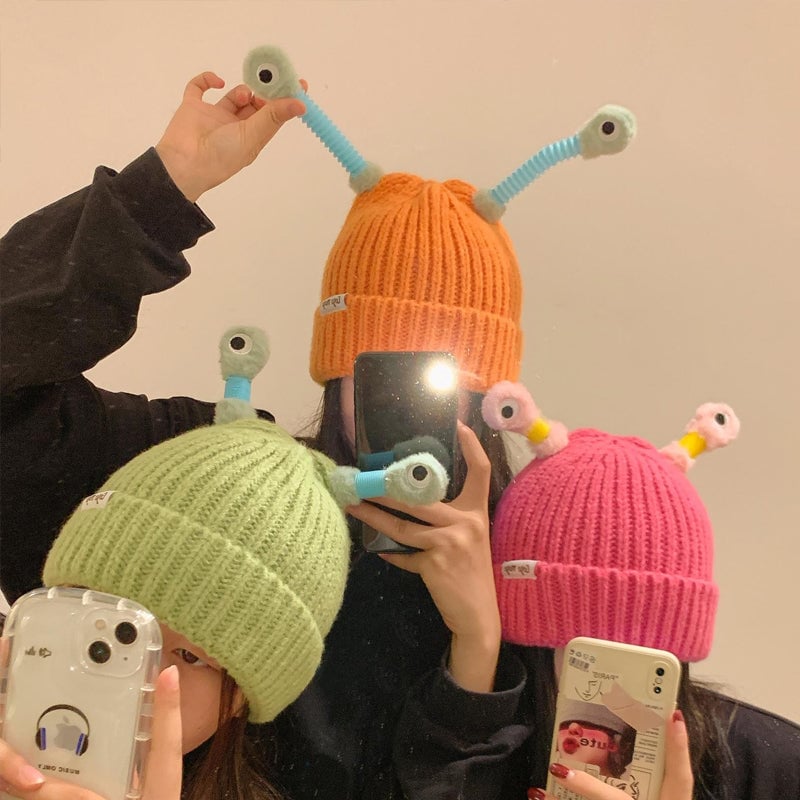 🔥2025 HOT SALE ✨️Winter Parent-Child Cute Glowing Little Monster Knit Hat