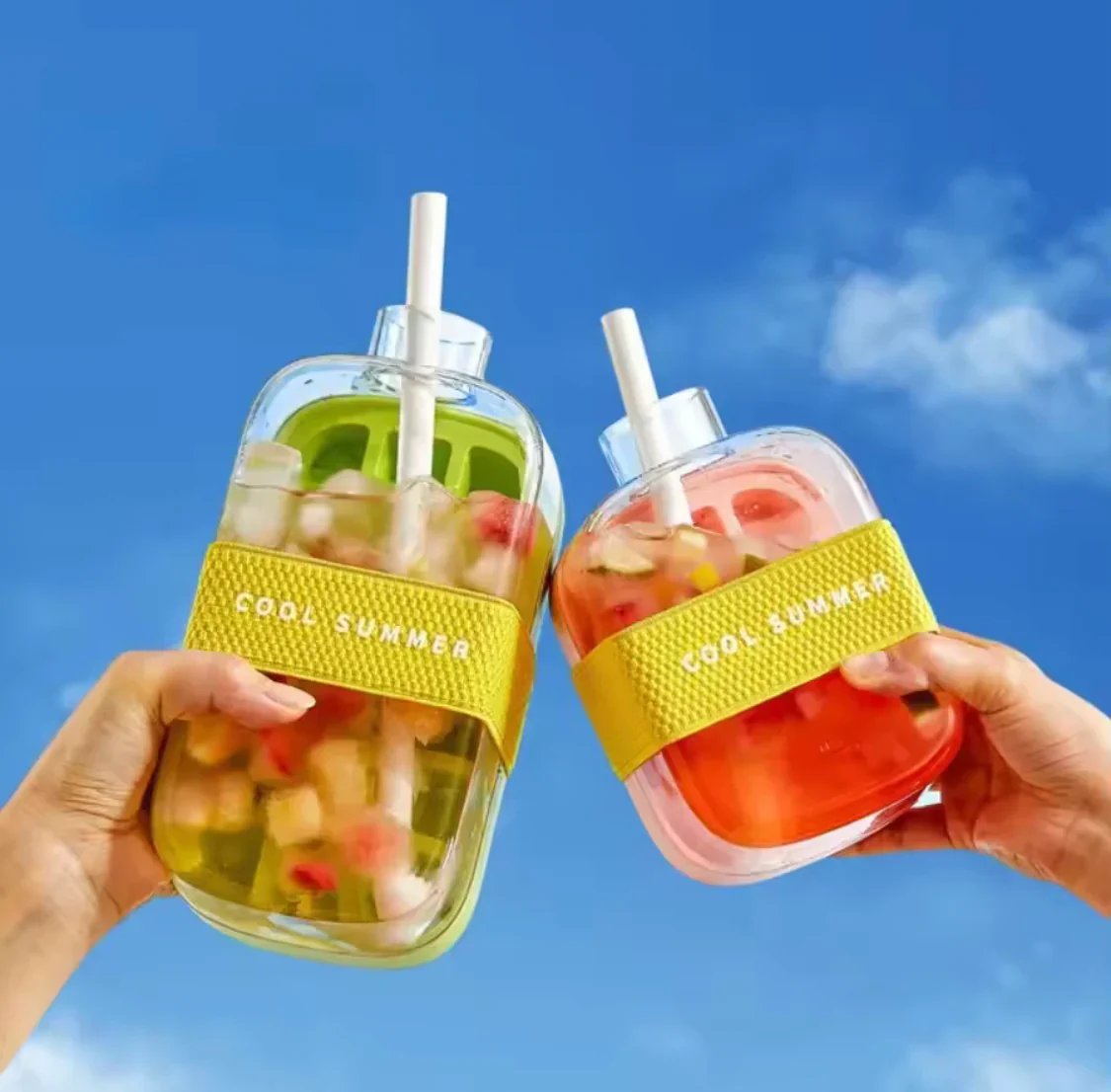 ❄️Summer Sale✨Portable 2 in 1 Silicone Ice Cube Mold Bottle